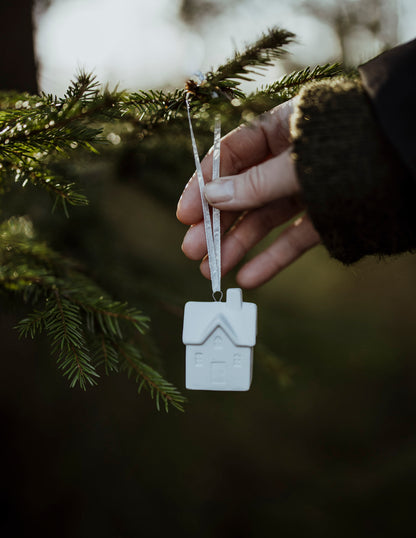 Hängedekoration Byhus