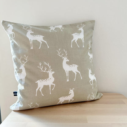 Kissenhülle mit Hirschen und Rehen "Größe M "