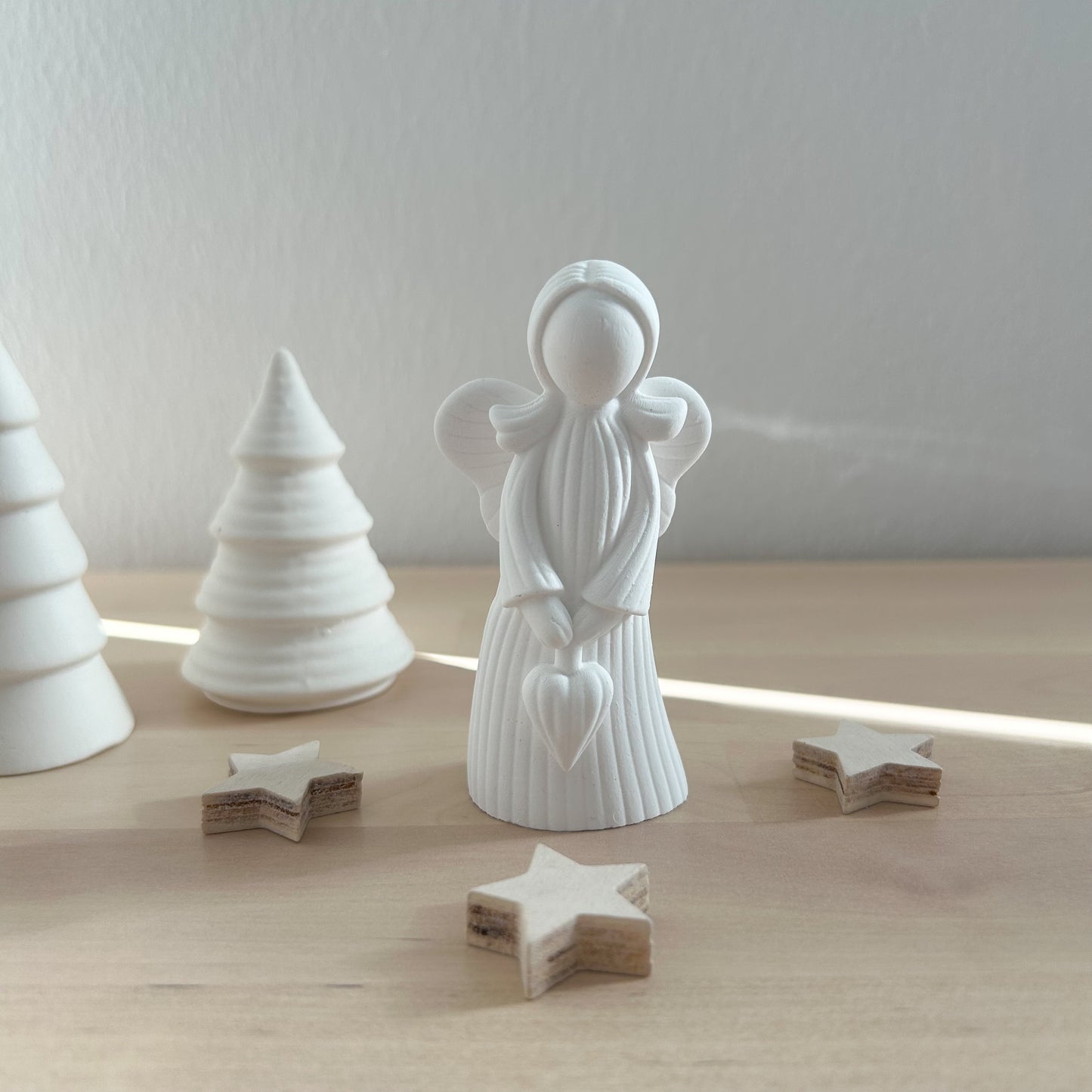 Minimalistischer Engel aus Beton – mit Herz (XS)