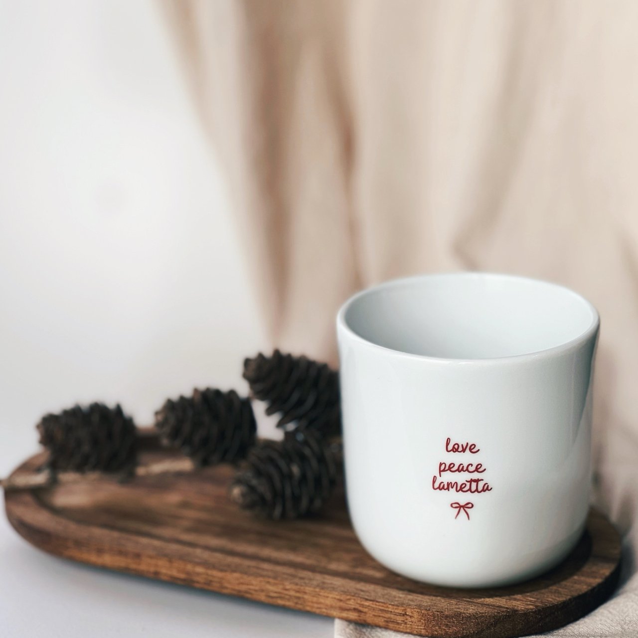 Becher „love peace Lametta“