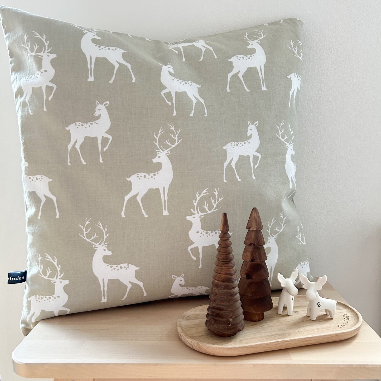 Kissenhülle mit Hirschen und Rehen "Größe L"