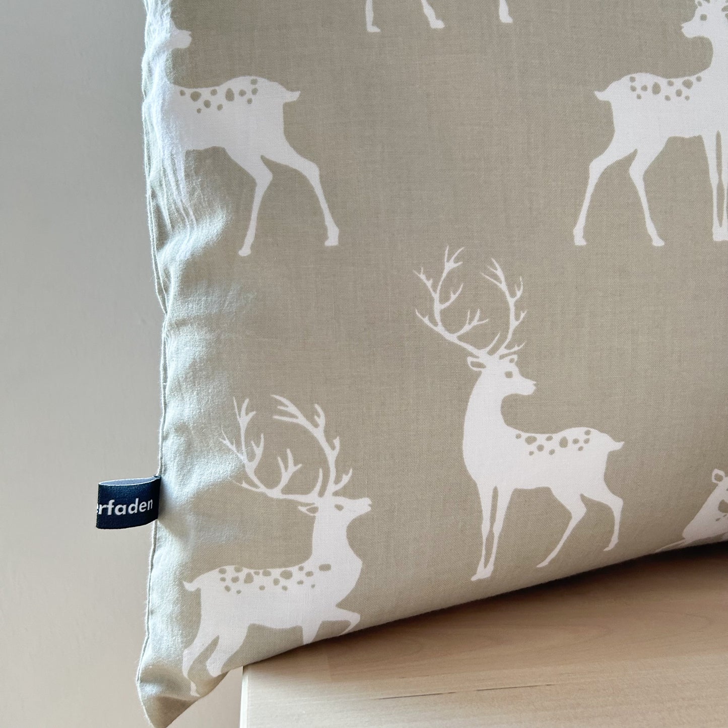 Kissenhülle mit Hirschen und Rehen "Größe M "