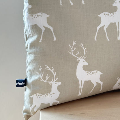 Kissenhülle mit Hirschen und Rehen "Größe M "